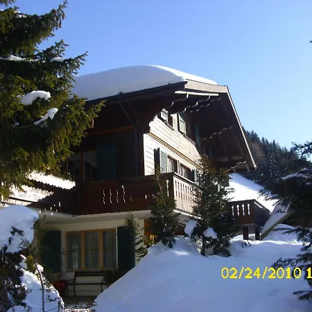 ناديشدا شقة *